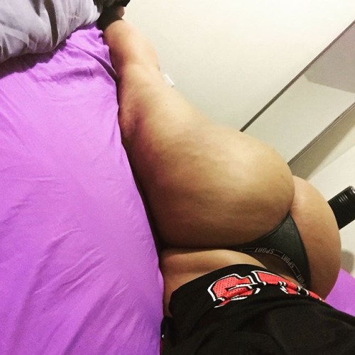 capthook82:  filipinorell:  Karmella sweetz and that Booty  Wowzers!