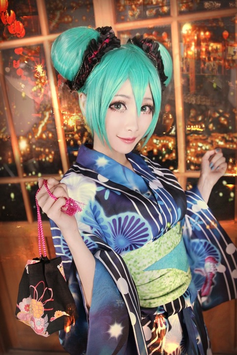 vandariwuuuuutcosplay:  Character: Hatsune Miku Voice synth: Vocaloid CN: Mon