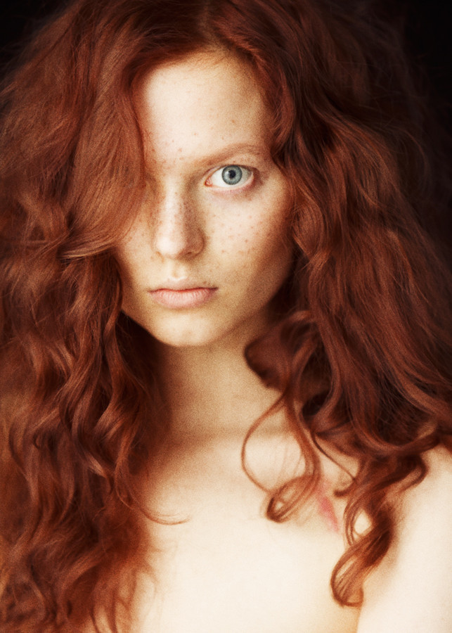 ishutmyeyestonotgoblind:  Like a Painting - Patrycja Śmiechowska shot by Remi Kozdra