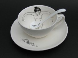 mirahxox:  fer1972:  Bathing Girls Tea Set