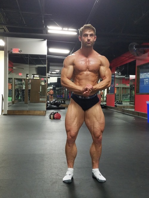 cwright-1:  Little bit of posing practice tonight at just over 5 weeks out. 194 lbs.