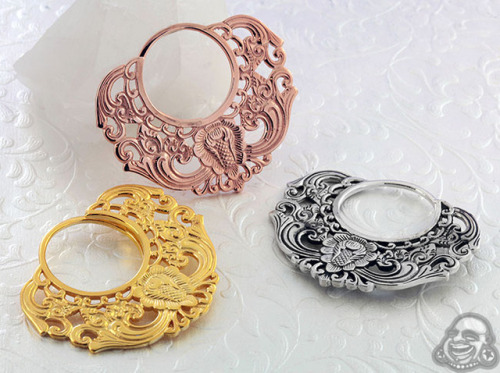 bodyartforms:Look at the stunning floral detail on these Duchess Design by Maya Jewelry www.b