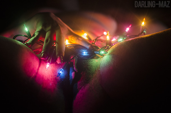 darling-maz:the warm lights felt so good against my pussy. merry christmas! [ he/they