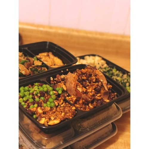 Meal prep: -stuffed sweet potatoes- lemon pepper tofu and quinoa -mushroom with smoky tempehIs i