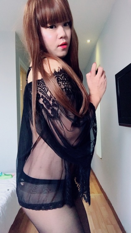 barbiebabebaby:精选了三张图，有哥哥实现我的射屏愿望没，点击右上角加号submit to post. three pic selection,please screencum submi