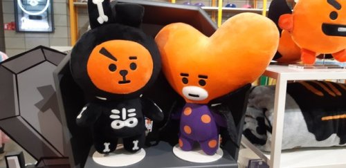 knjspjm:BT21 HALLOWEEN MERCH