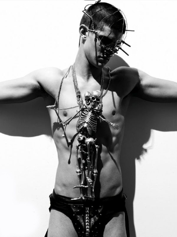 ofmiceandmenessay:  Ph.  Steven Klein -  Bondage Warriors  