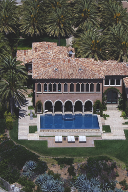 blocklist:  Cher's Malibu Mansion | Source