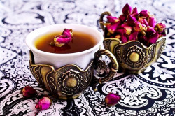 inkxlenses: Tea Roses with Oriental Motif