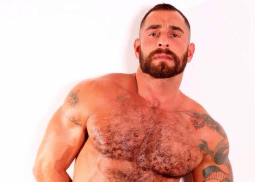 oofahpapa:  manlymuscle:  Bearded, hairy, inked, GOD   http://oofahpapa.tumblr.com/archive