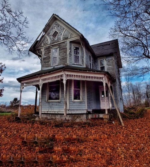 bookofoctober: Abandoned Ohio. Photos by cynvaughn ️