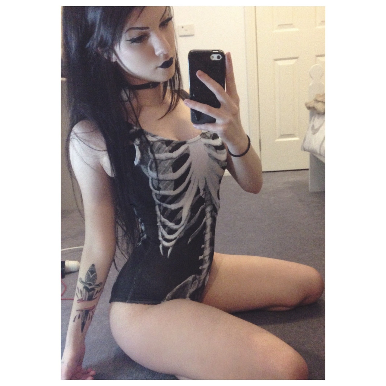 evilgh0st:  my thighs look huge I’m sorry lolll 