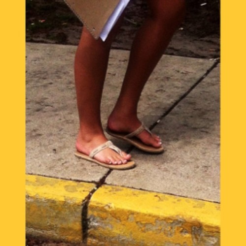 feetfinder2492:  Candid of this blonde girl’s feet on the way back from class. 3/3 #candid #creepfeet #candidfeet #creepshot #collegefeet #feetfinder2492 