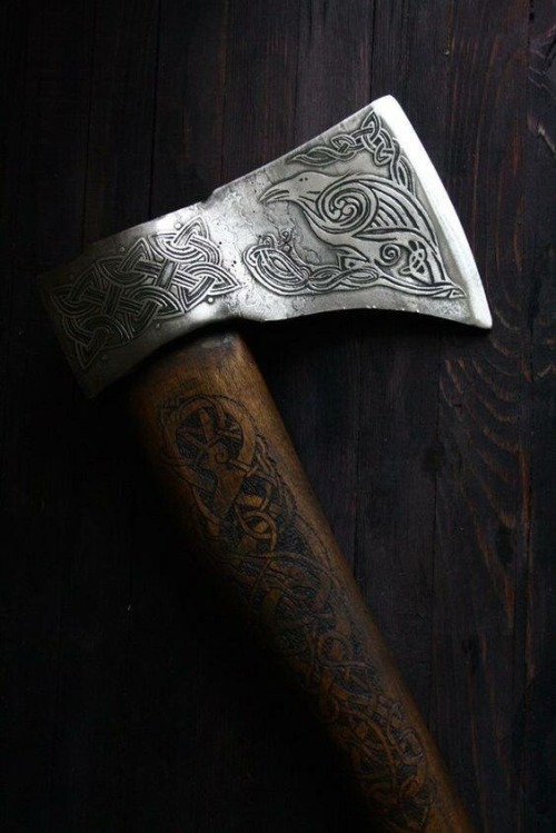 hammer-ov-thor: ‘Hrafn’ Viking Axe