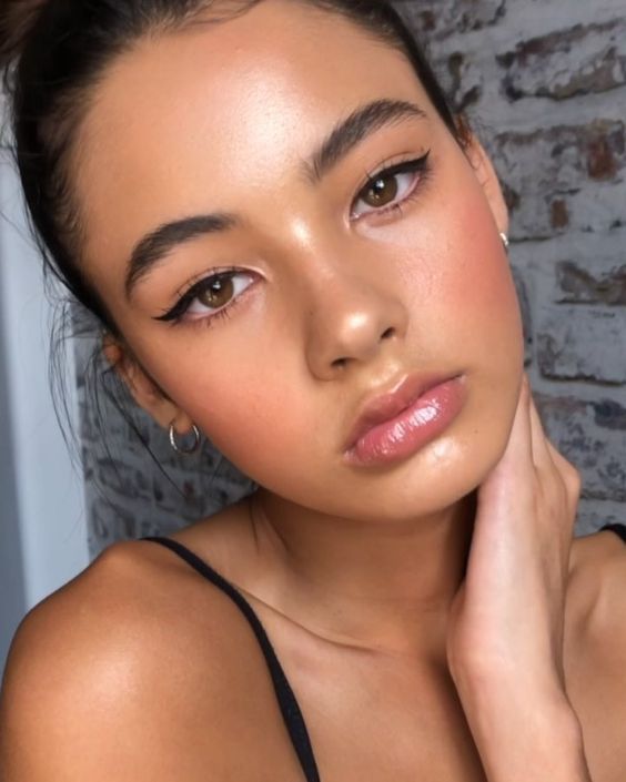 Current Makeup Trends To Try Based On Your Zodiac Sign - Society19 #makeup #kendall #kendallmakeuplooks #lilac #lilacmakeuplook #look #looks #makeup