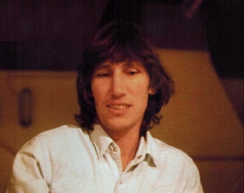 more-relics:Roger Waters   « The Final Cut »recording, 1982. Photo by James Guthrie.
