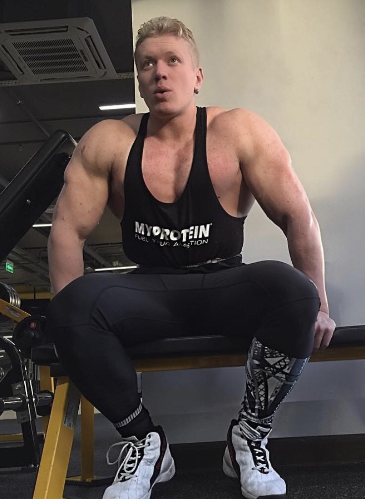hotsexymenxxx:Nikita Komarov
