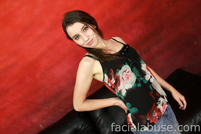slut&ndash;degradation:  I guess you have to capitalize on your looks while you’ve
