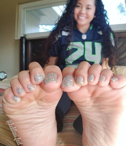 Follow IG @kehlani.feet Gorgeous Woman Sparkled Toes Wrinkled Soles !!! Perfect Feet For You • ❤@Per