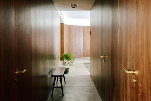 kontrollsysteme:apartment at embassy house by ilse crawford, beijing, china