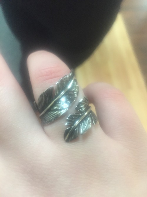 sierra-marie94: Totally in love with my new ring  Loveeeeeeee
