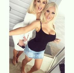 bimboabby:  two perfect bimbo looks in one