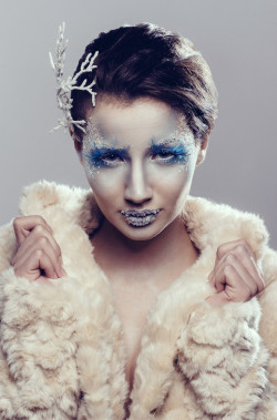 crazyfelo:  Frozen_Queen_by_Fabianalbert