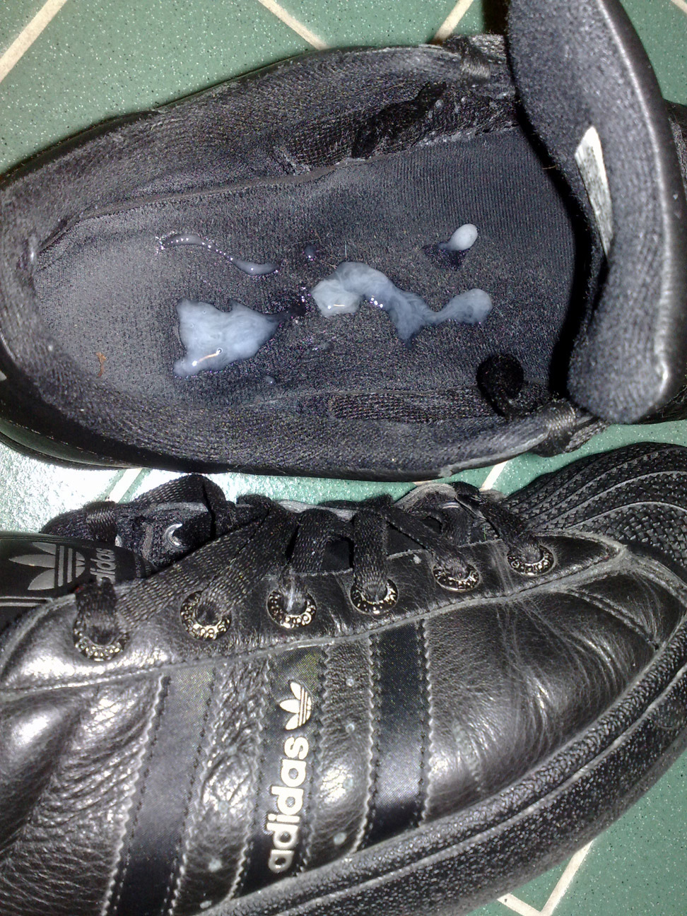 sneakerfckr:  Finally I got a chance to cum into my coworkers left Superstar. I did