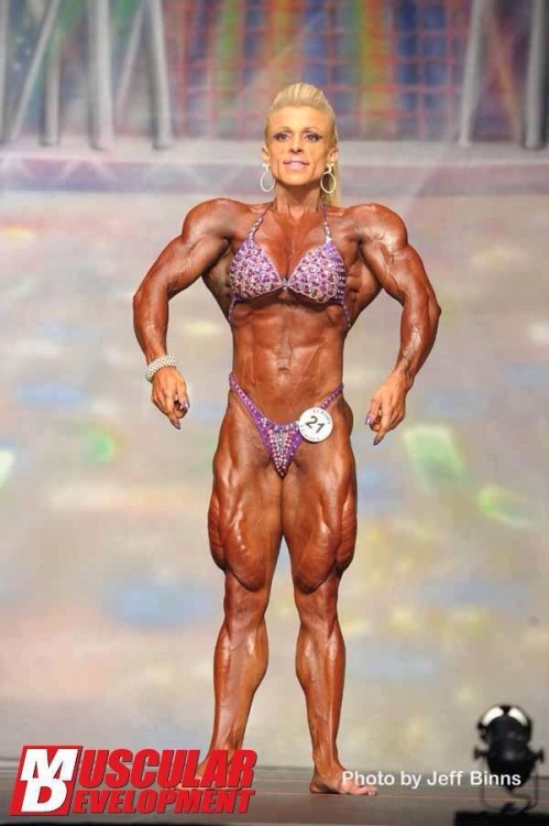lv4femalemuscle: musclemuch: Anne freitas some before and after shots Wow! Anne really did f*ck smal