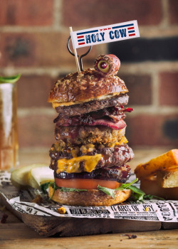 blazepress:  This Is What a 2500 Calorie Burger Looks Like Follow BlazePress on Tumblr, Facebook and Twitter.