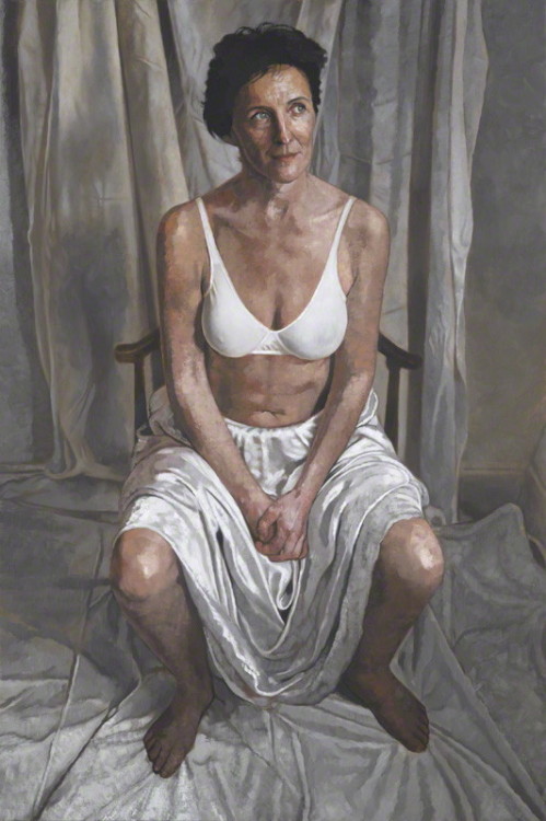 annathegreenwitch:Fiona Mary Shaw by Victoria Kate Russell, oil on canvas, 2001-2002.Yesterday I wen