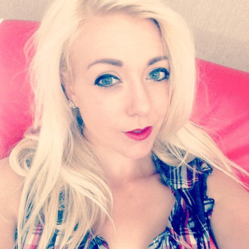 bi-scottish-quine:  Sapphire. Sheffield. 