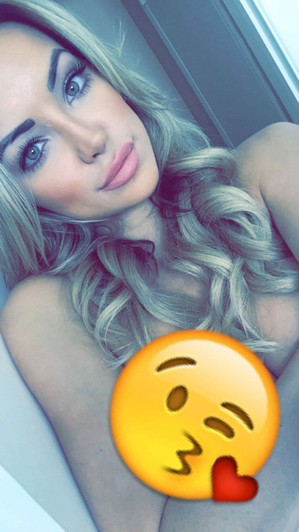 Porn lindsey-pelas:  ♥ Lindsey Pelas  photos