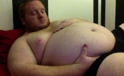 gordo4gordo4superchub:  superchubby:  14-6-12  Mmmmmmm yummy