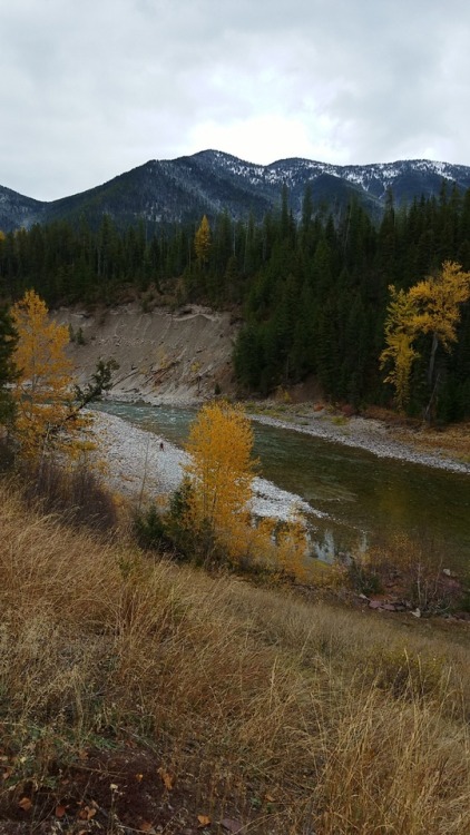 hufflepuffrave:we went up to glacier this weekend and it was cold and cloudy and beautiful