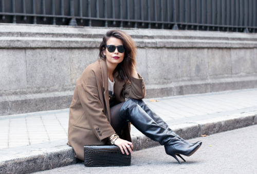 Sara from @collagevintage looking effortless in Zara bootsSource: Collage Vintage: Over The Kne