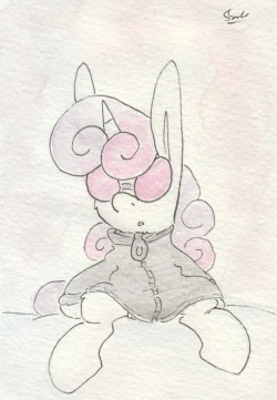 slightlyshade:Hip in her oversized hoodie and radical glasses, but still 100% sweet. ^w^