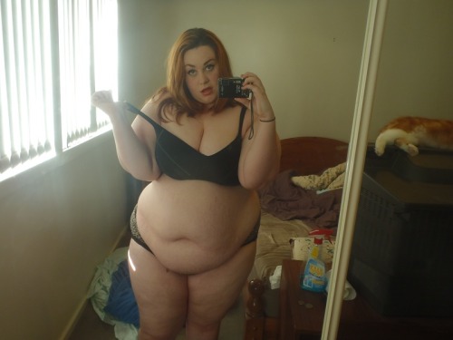 fatandglitter:  What I wore today. And then all my semi-nakey awesomeness.  