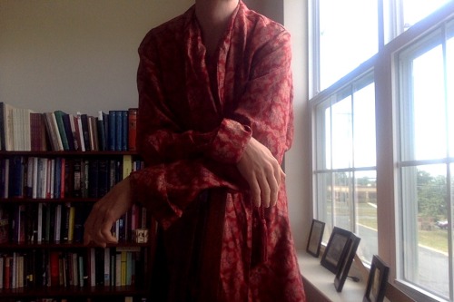 My latest and most fabulous secondhand store purchase is this men’s silk dressing gown. Found in Oxf