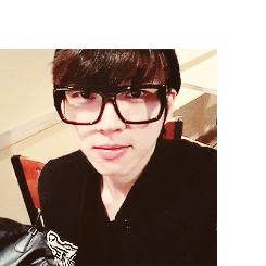 aigyu:  nwh91: 눈싸움할사람 덤뵤 ㅋㅋㅋㅋ trans: come at me if you want to have a staring contest against me ㅋㅋㅋㅋ 