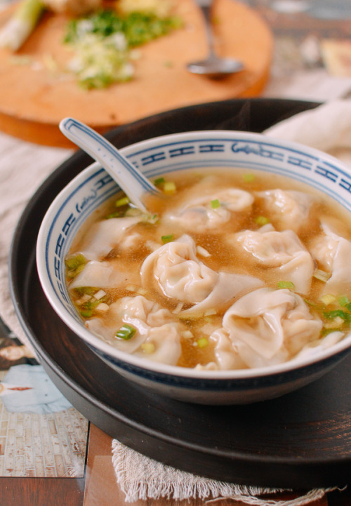 foodffs: Mom’s Chicken Wontons Follow for recipes Is this how you roll?