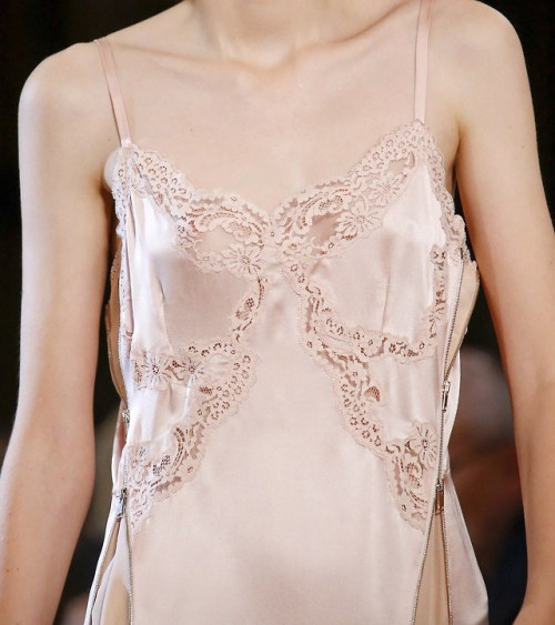 themakeupbrush:Stella McCartney S/S 2019