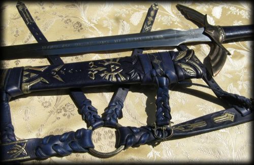 art-of-swords:Handmade Swords - Master Sword from ZeldaMaker &amp; Copyright: Brendan OlszowyMeasure