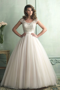 i-weddingworld:  Ball Gown Organza Scoop Natural Waist Sweep/Brush Train Wedding Dress