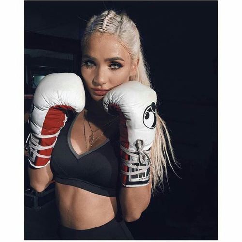 dopegirls2015:  @princesspiamia x #dopegirls2015 #ywnlife