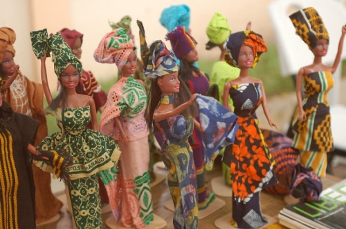 dynastylnoire:hiphopfightsplaque:bellecosby:beautiesofafrique:African barbie dolls I wish I 