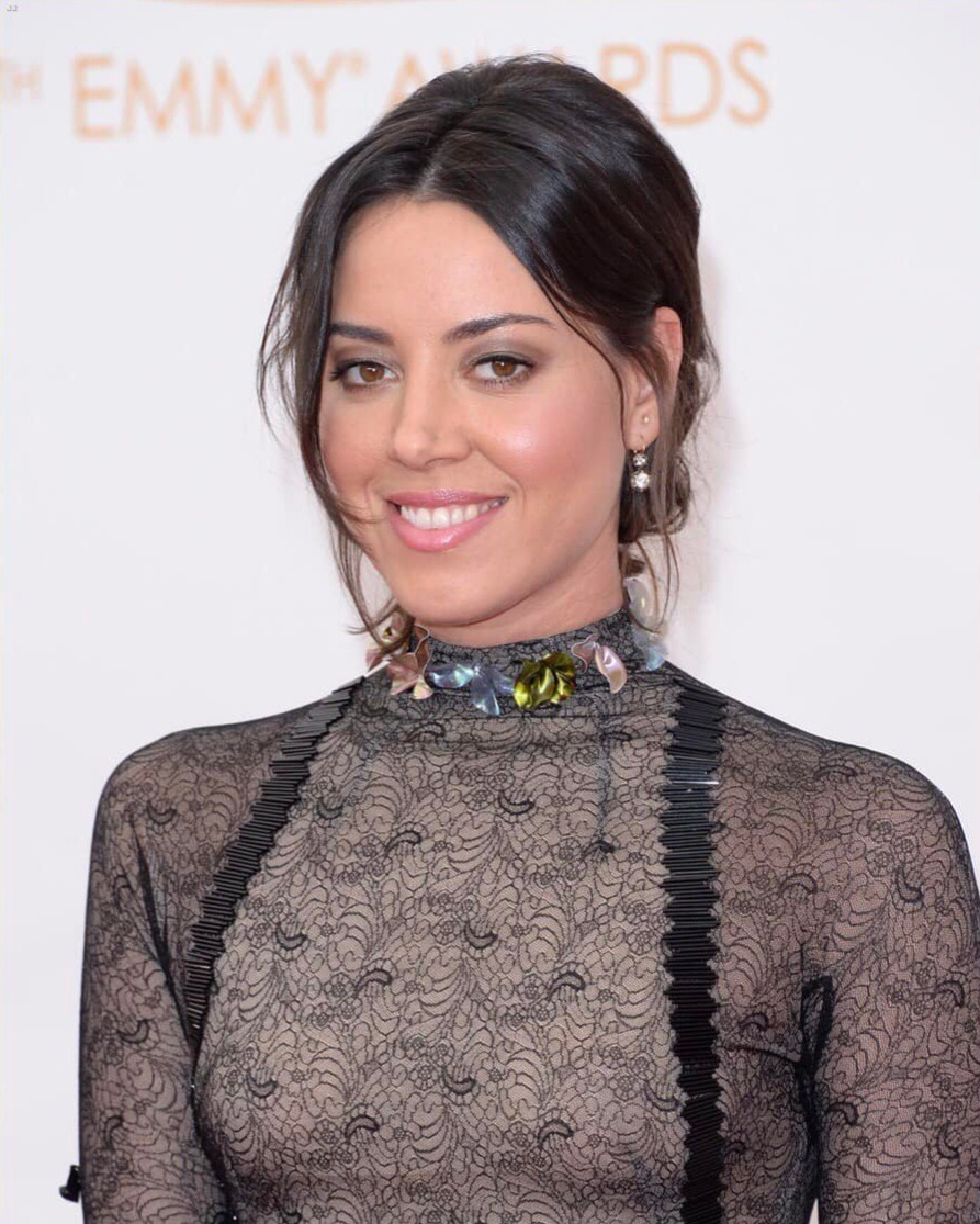 Sex celebpicss:Aubrey Plaza  pictures