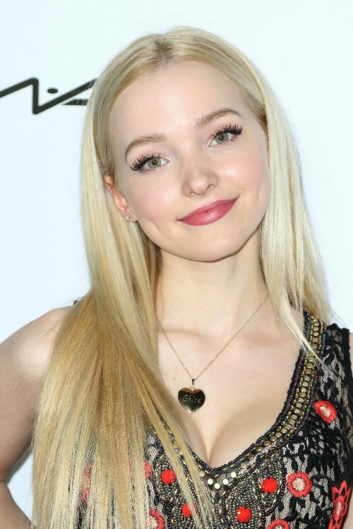 Porn Pics kn0wy0u:  Dove Cameron @kn0wy0u