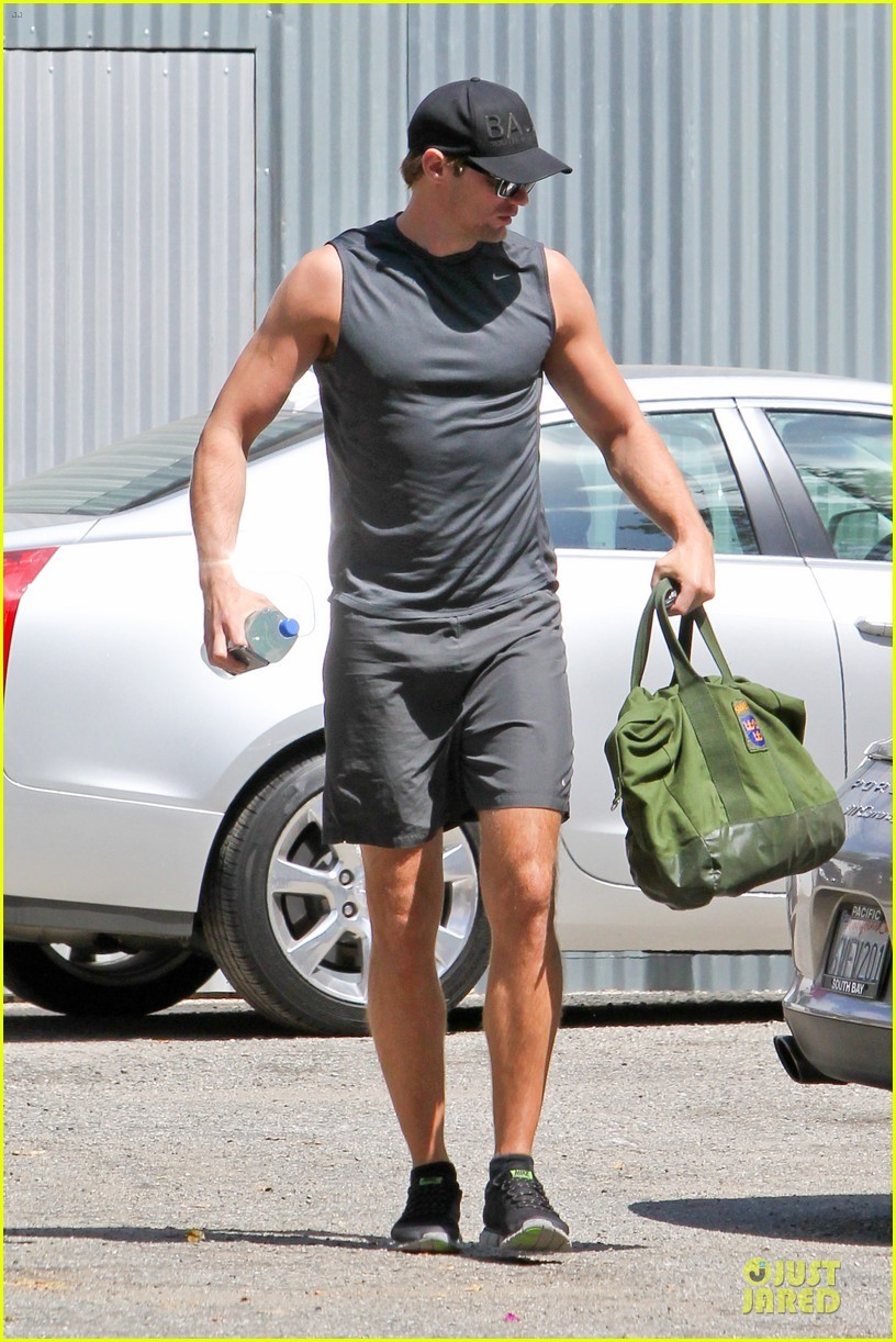 hotfamous-men:  Alexander Skarsgard