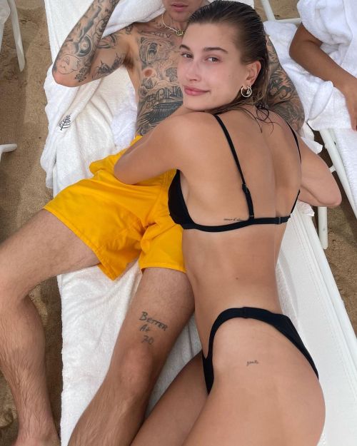 aphroditing:  haileybieber